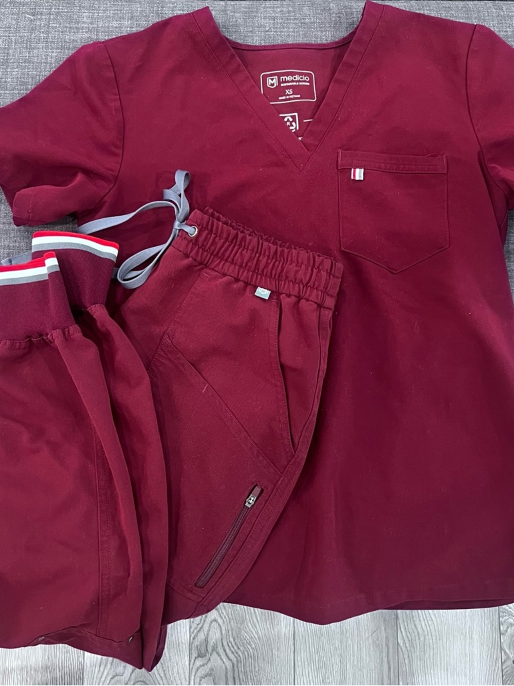 medicio Women's V-Neck Scrub Top in Burgundy